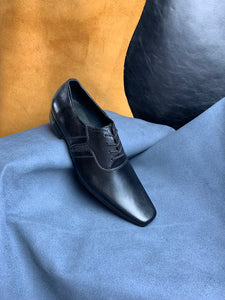 MAURIZIO